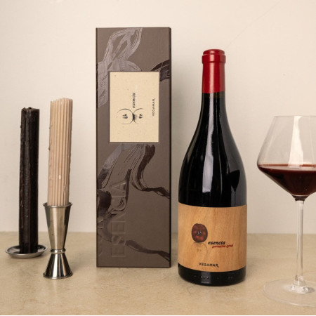 Vino Tinto de Autor ESENCIA VEGAMAR Garnacha Syrah Estuchado