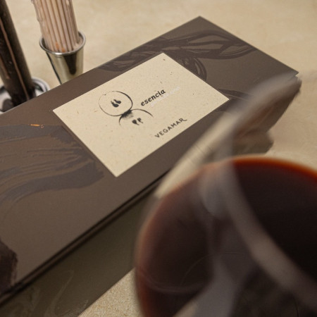 Vino Tinto de Autor ESENCIA VEGAMAR Garnacha Syrah Estuchado