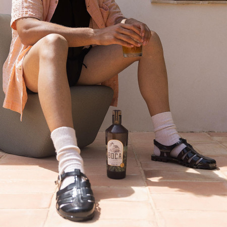 Botella Ron BOCA & WATERFALL Gran Añejo 70 cl "New Edition" (Premio de Diseño Pentawards 2024)