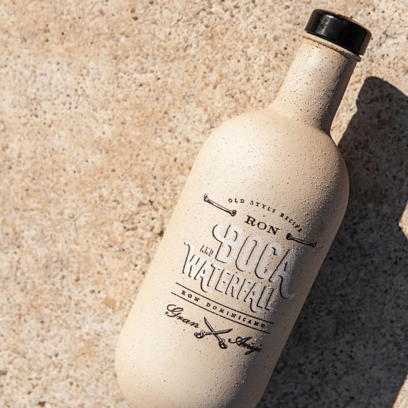 Botella Ron BOCA & WATERFALL Gran Añejo 70 cl