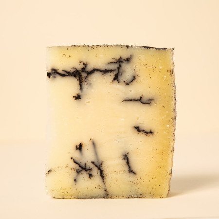 Cuña Queso 100% Oveja con Trufa 200 g aprox. VEGAMAR Estuchado
